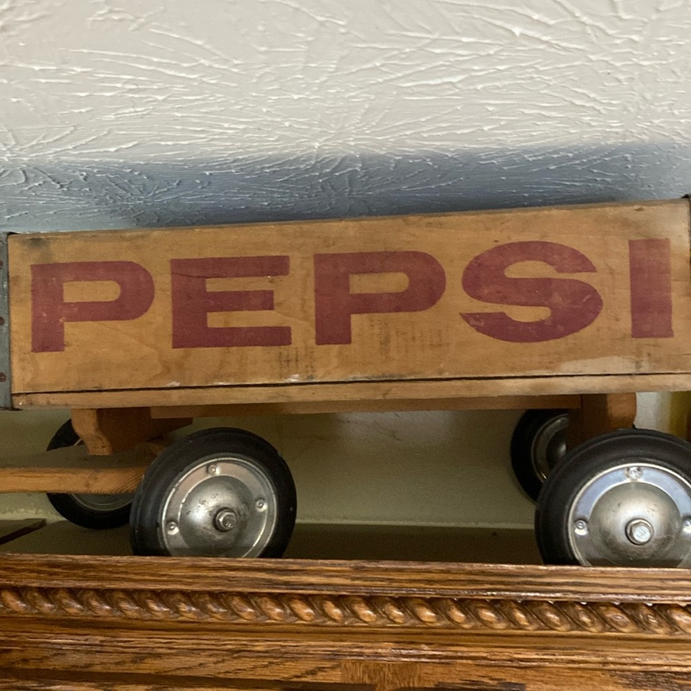Pepsi crate wagon